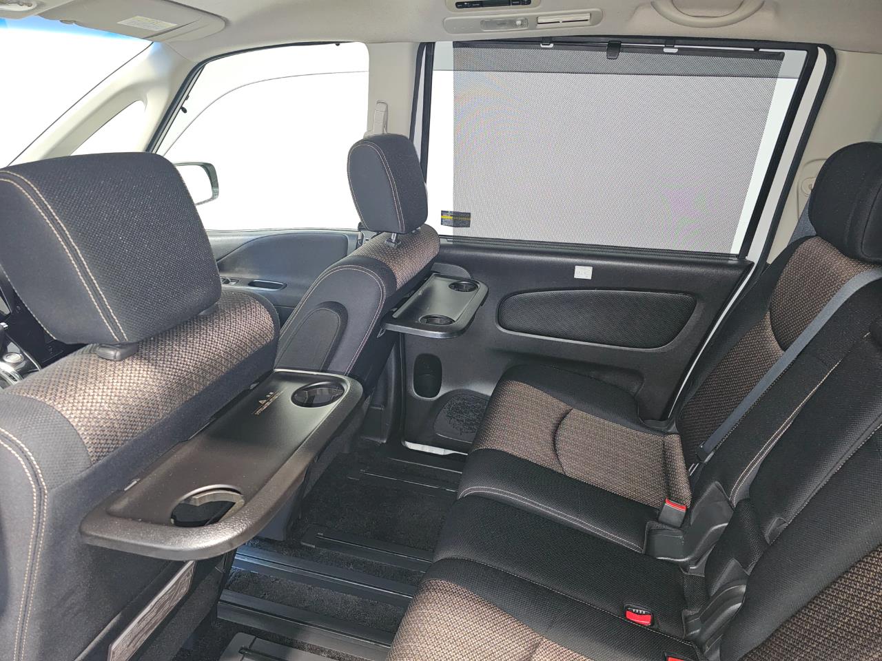 2014 Nissan SERENA