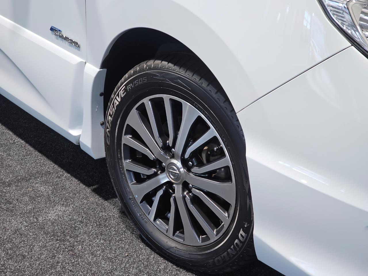 2014 Nissan SERENA