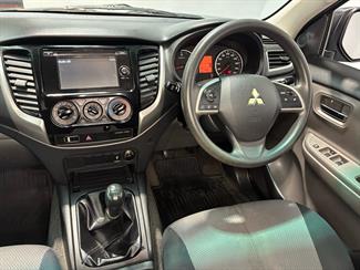 2017 Mitsubishi Triton - Thumbnail