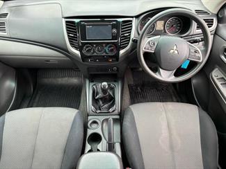 2017 Mitsubishi Triton - Thumbnail