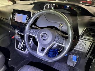 2017 Nissan SERENA - Thumbnail