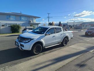 2016 Mitsubishi Triton - Thumbnail