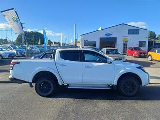 2016 Mitsubishi Triton - Thumbnail