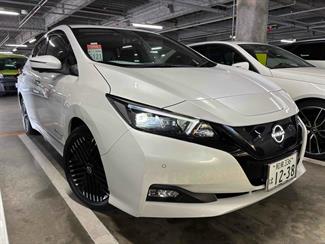 2022 Nissan LEAF - Thumbnail