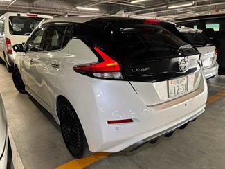 2022 Nissan LEAF - Thumbnail