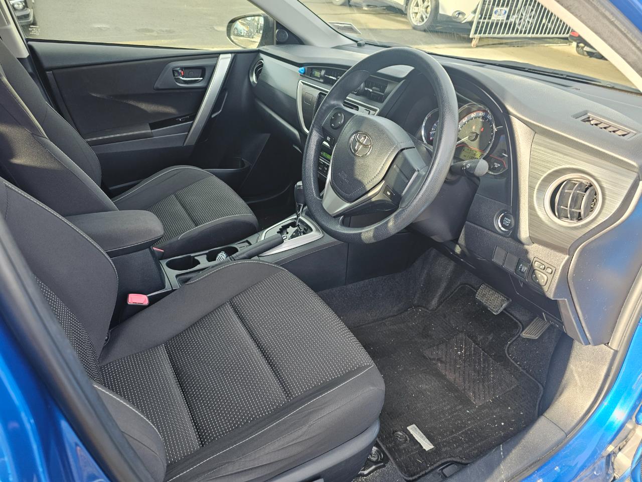 2013 Toyota AURIS
