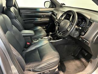 2020 Mitsubishi OUTLANDER - Thumbnail