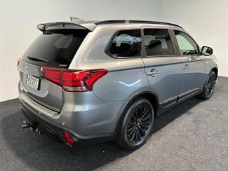 2020 Mitsubishi OUTLANDER - Thumbnail