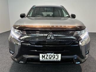 2020 Mitsubishi OUTLANDER - Thumbnail