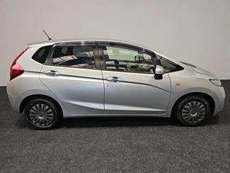 2015 Honda FIT - Thumbnail