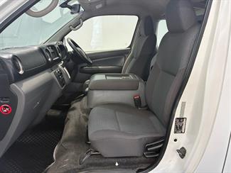 2015 Nissan NV350 - Thumbnail
