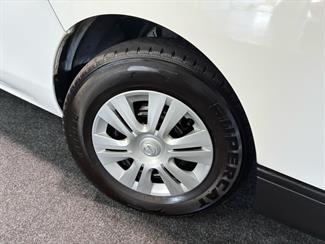 2015 Nissan NV350 - Thumbnail