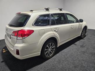 2014 Subaru Outback - Thumbnail