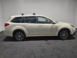 2014 Subaru Outback - Thumbnail