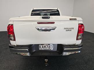 2016 Toyota Hilux - Thumbnail