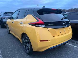 2021 Nissan LEAF - Thumbnail