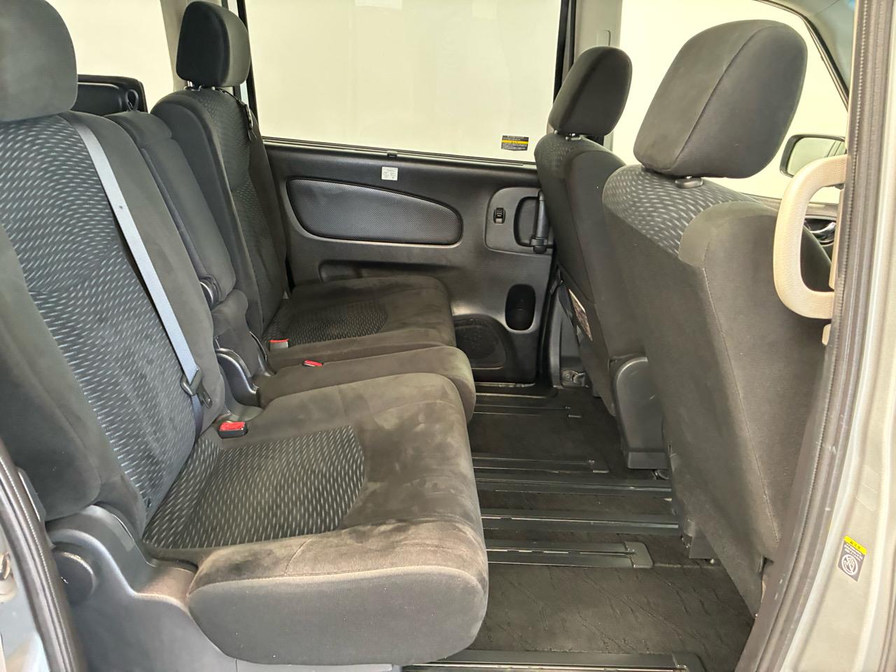 2016 Nissan SERENA