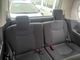 2016 Nissan SERENA - Thumbnail