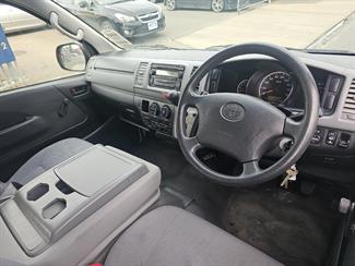 2006 Toyota Hiace - Thumbnail