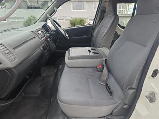 2006 Toyota Hiace - Thumbnail