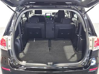 2010 Toyota WISH - Thumbnail