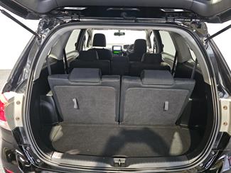 2010 Toyota WISH - Thumbnail