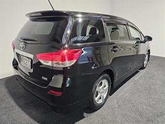 2010 Toyota WISH - Thumbnail