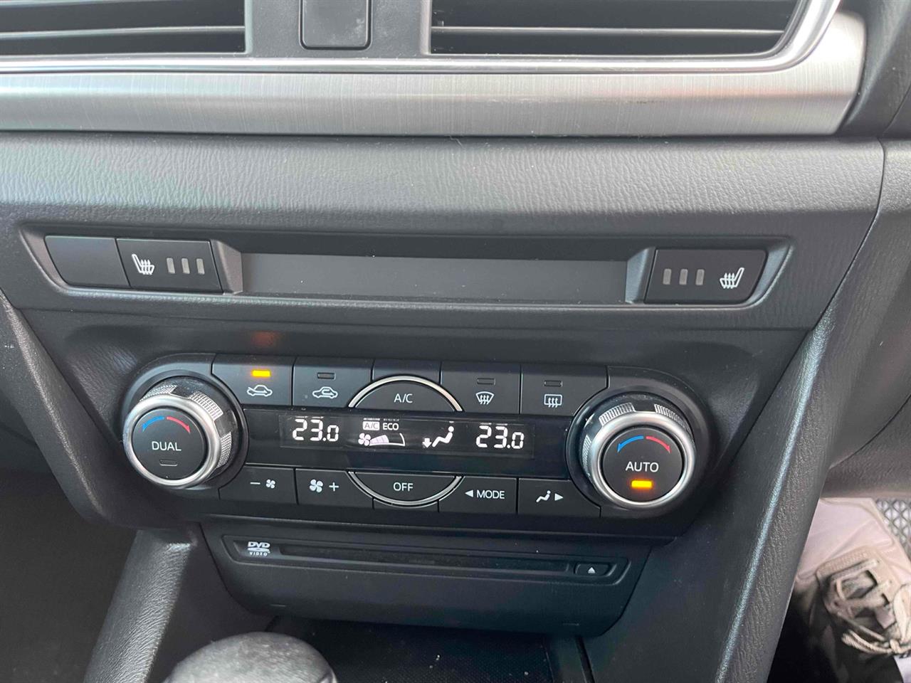 2015 Mazda AXELA