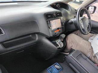 2015 Nissan SERENA - Thumbnail