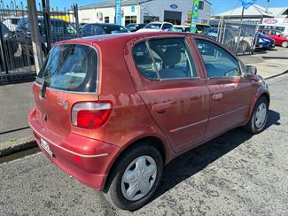 2001 Toyota Vitz - Thumbnail