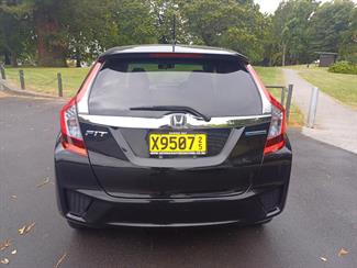 2015 Honda FIT - Thumbnail