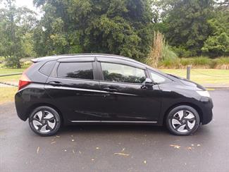 2015 Honda FIT - Thumbnail