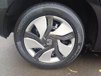 2015 Honda FIT - Thumbnail