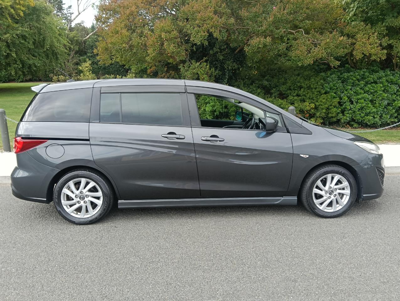 2013 Mazda PREMACY