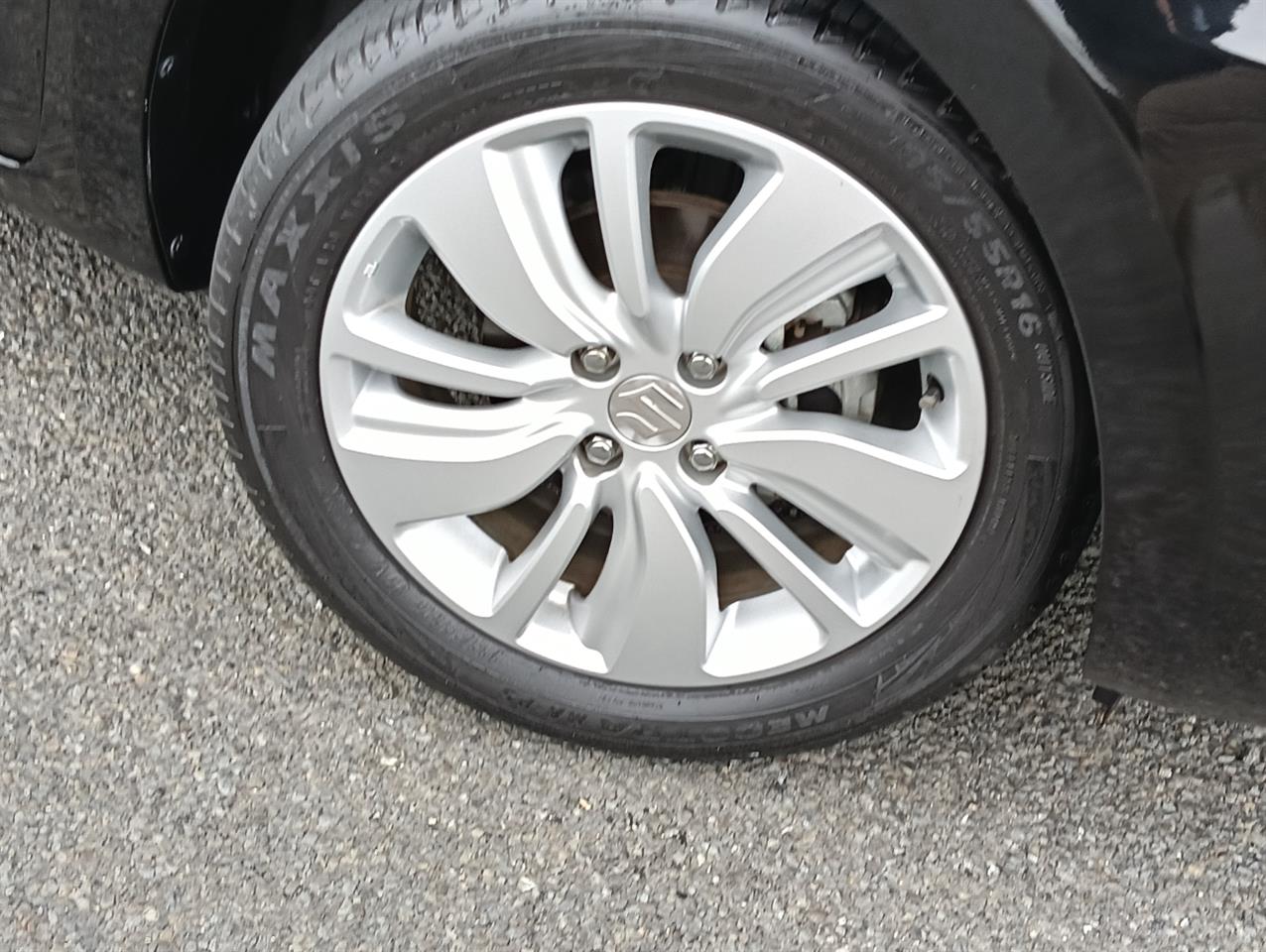 2019 Suzuki SWIFT