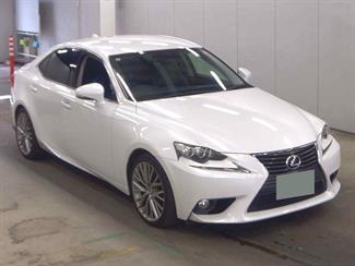 2013 Lexus IS 300H - Thumbnail