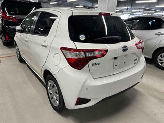 2020 Toyota Vitz - Thumbnail