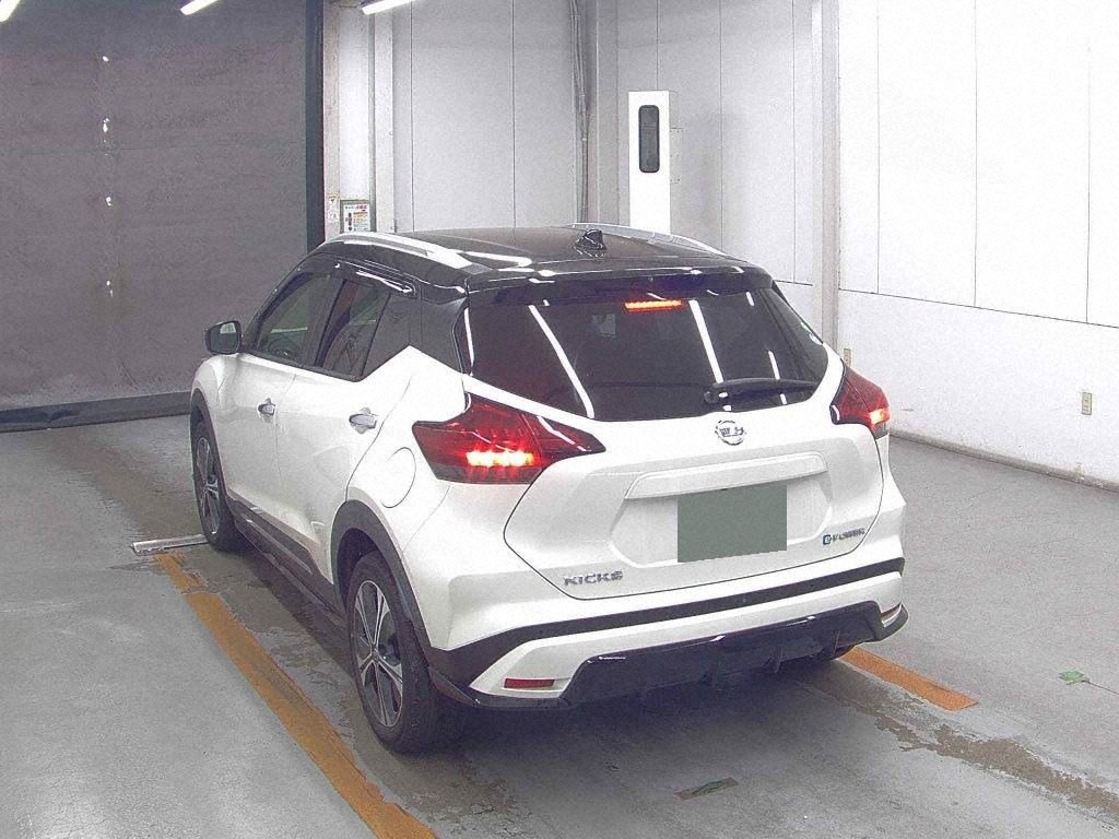 2021 Nissan KICKS