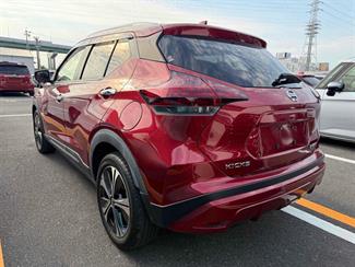 2021 Nissan KICKS - Thumbnail