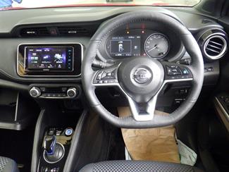 2021 Nissan KICKS - Thumbnail
