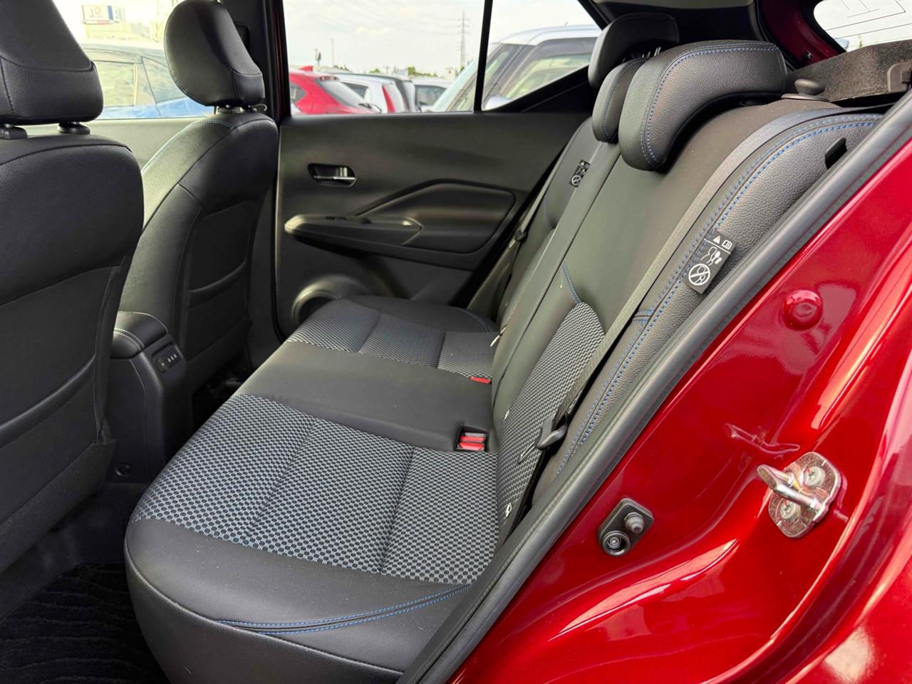 2021 Nissan KICKS