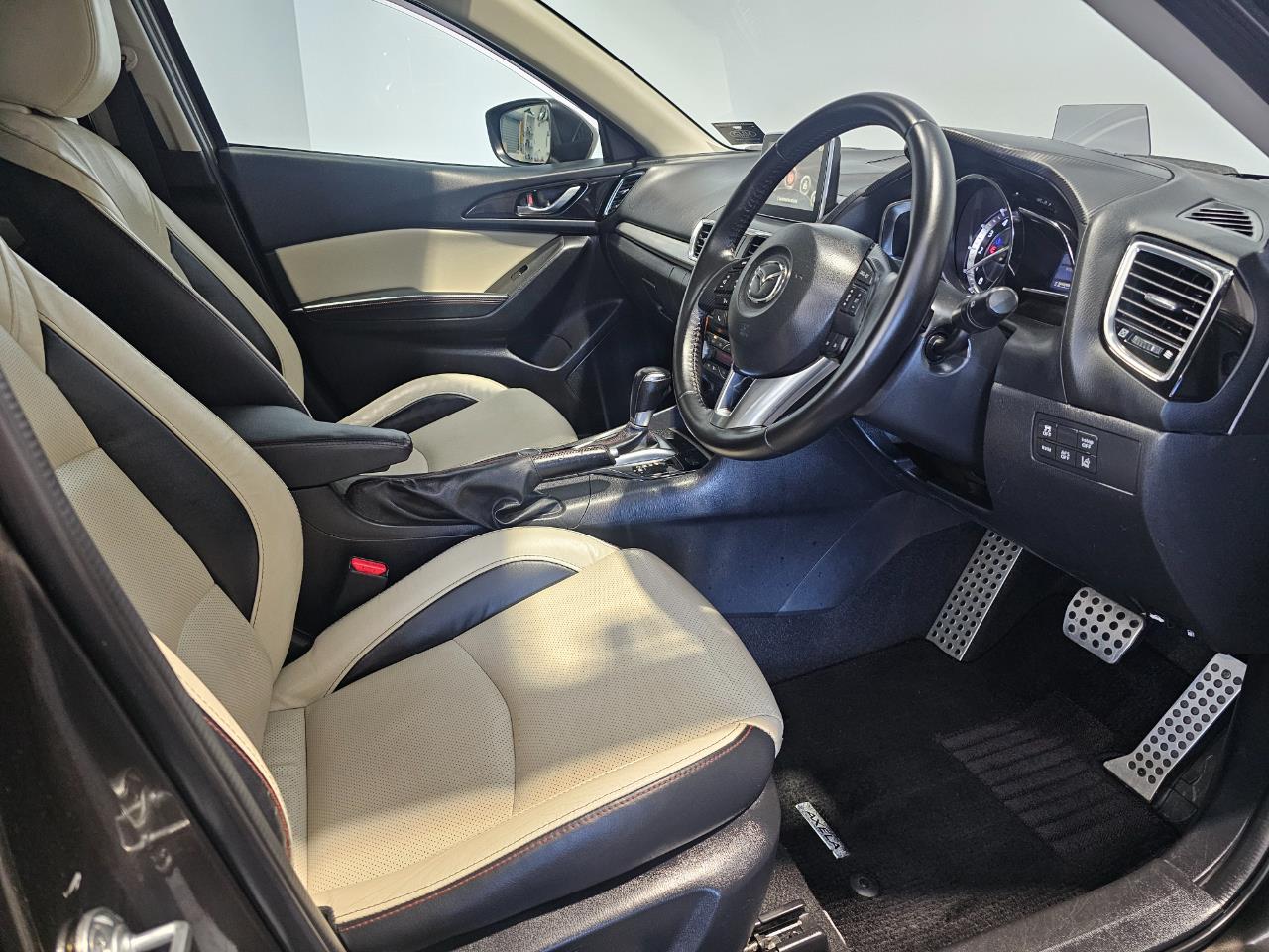 2014 Mazda AXELA