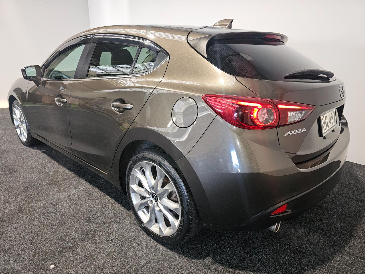 2014 Mazda AXELA