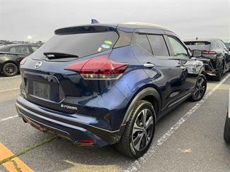2021 Nissan KICKS - Thumbnail