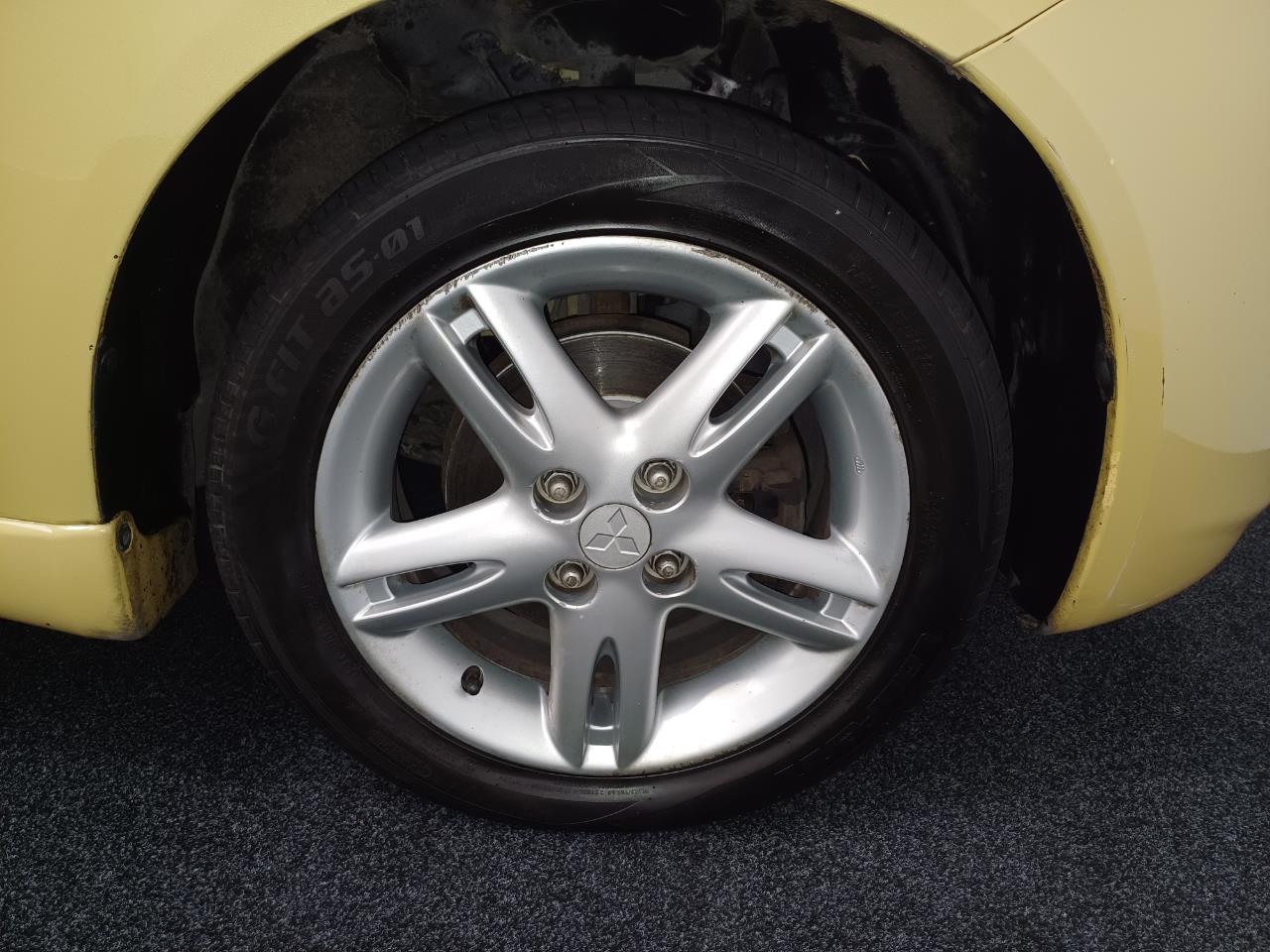 2004 Mitsubishi Colt