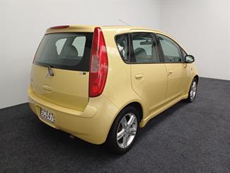 2004 Mitsubishi Colt - Thumbnail