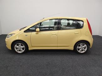 2004 Mitsubishi Colt - Thumbnail