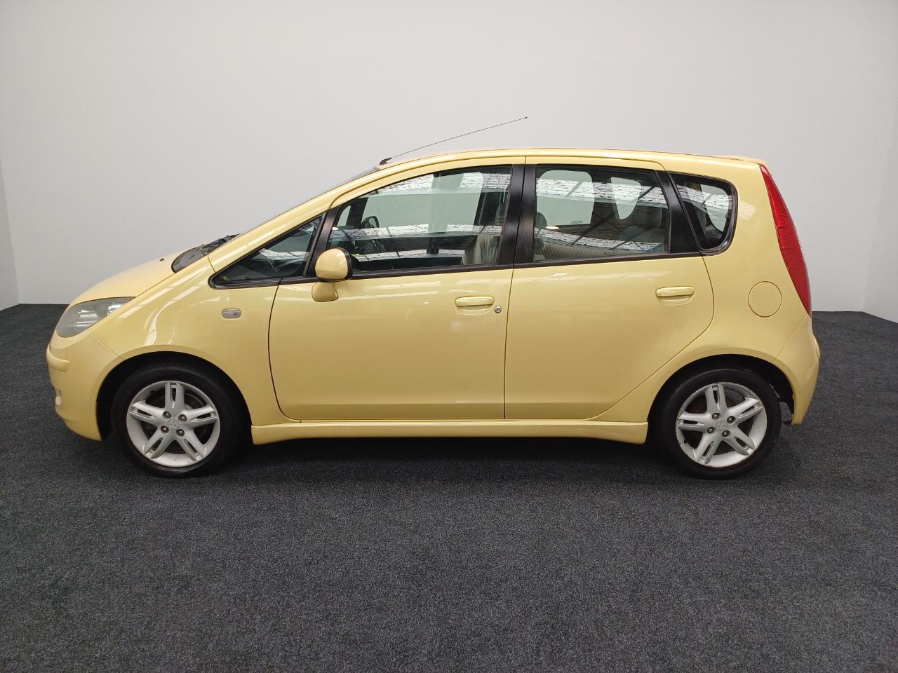 2004 Mitsubishi Colt