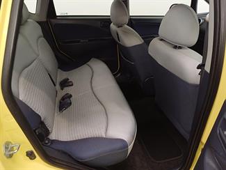 2004 Mitsubishi Colt - Thumbnail