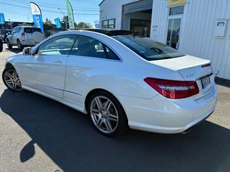 2011 Mercedes-Benz E350 - Thumbnail